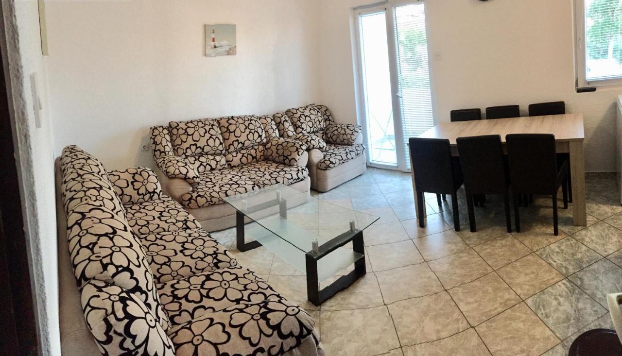 Apartmani Nerko Pag Town Exterior photo