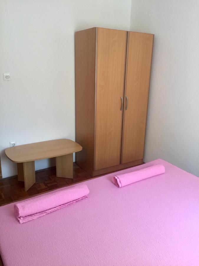 Apartmani Nerko Pag Town Exterior photo