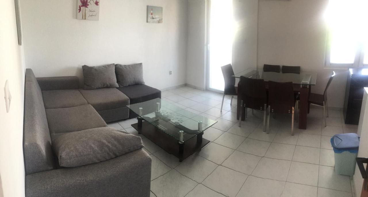 Apartmani Nerko Pag Town Exterior photo