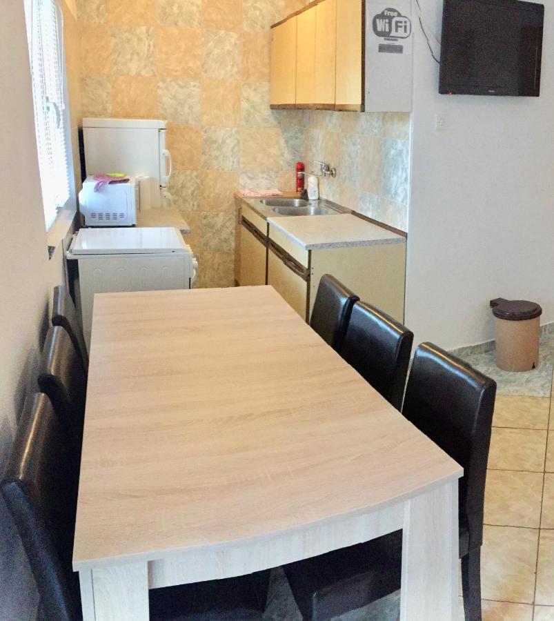Apartmani Nerko Pag Town Exterior photo